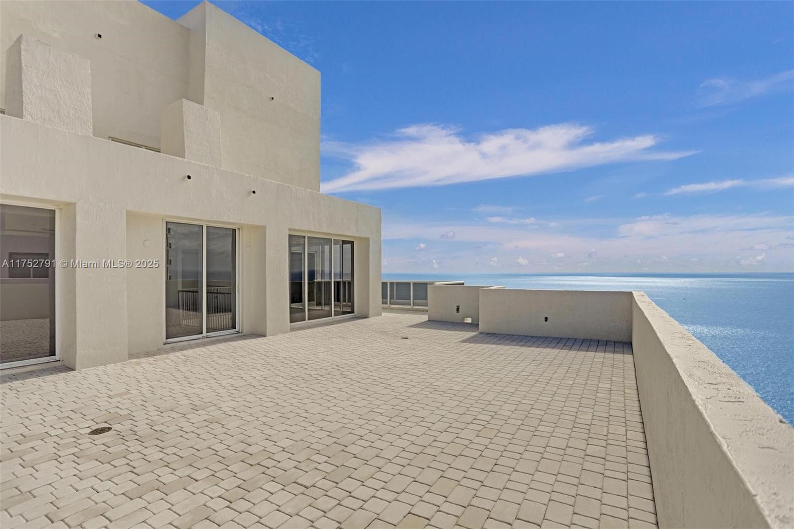19111 Collins Ave PH4