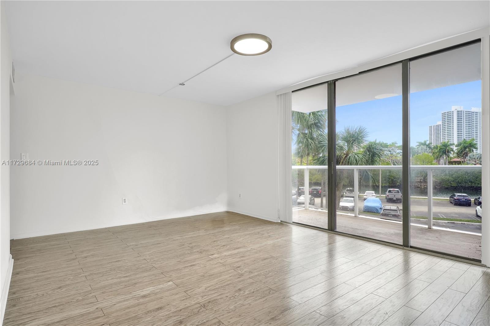 FLAMENCO CONDO TOWER I - Residential