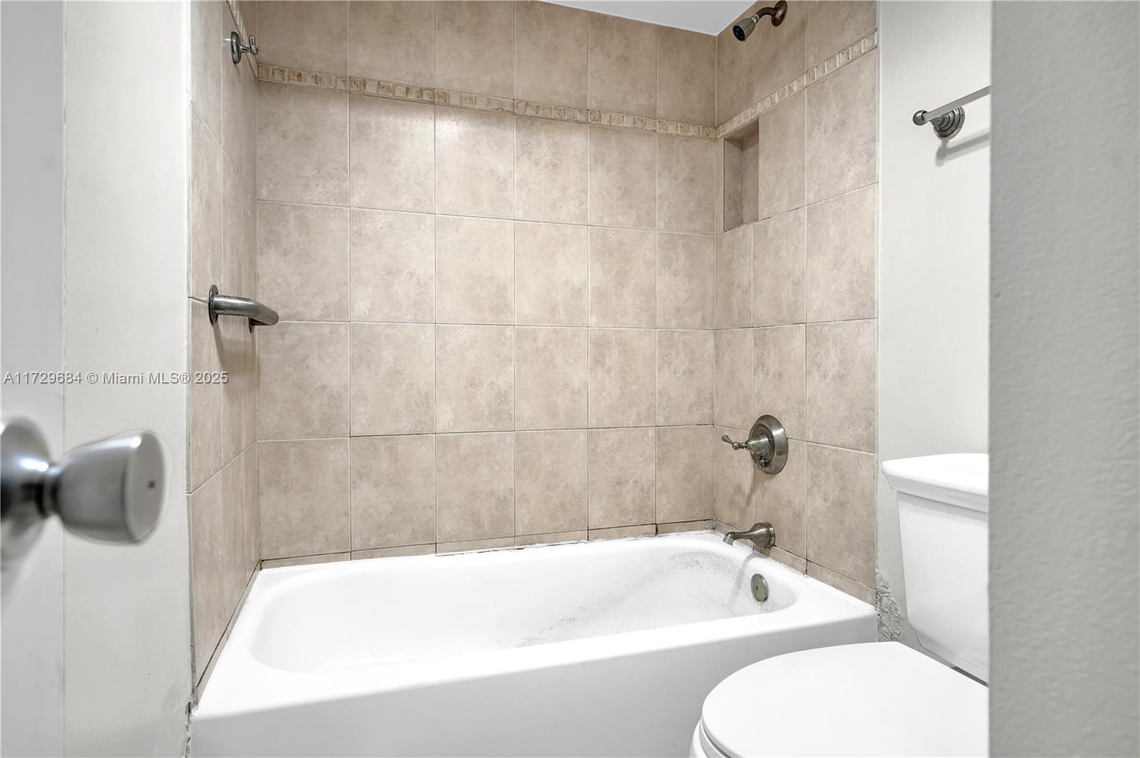 FLAMENCO CONDO TOWER I - Residential