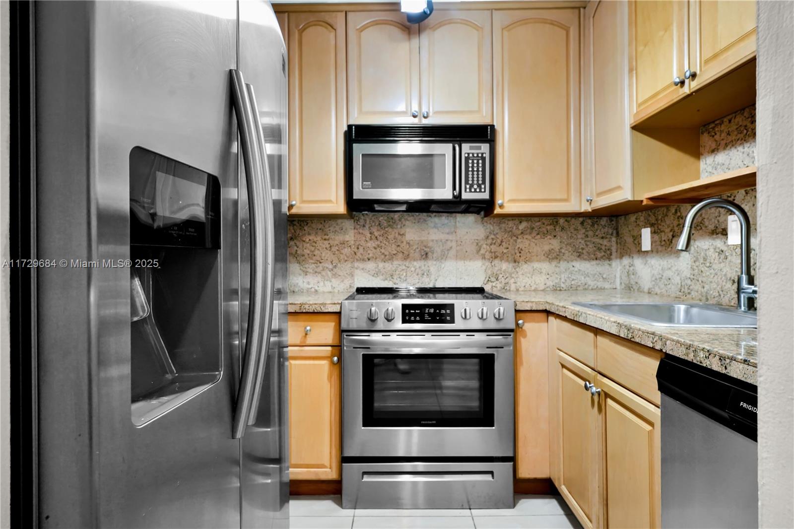 FLAMENCO CONDO TOWER I - Residential