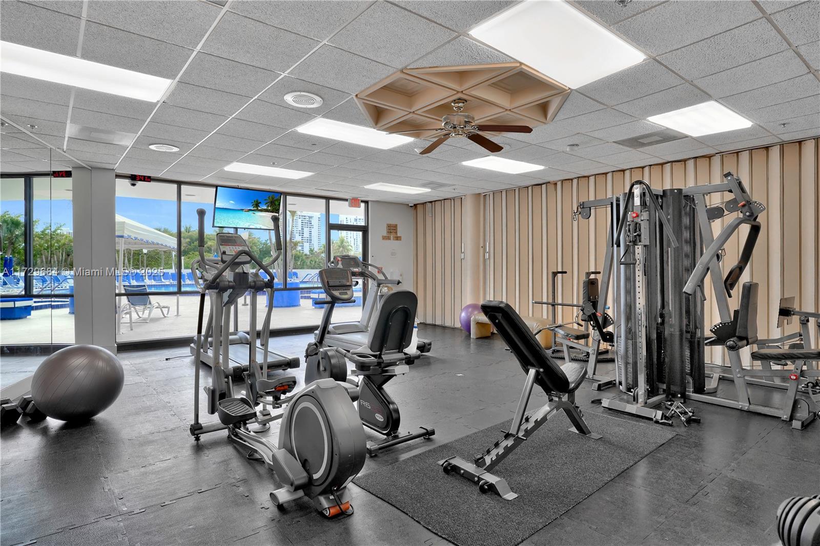 FLAMENCO CONDO TOWER I - Residential