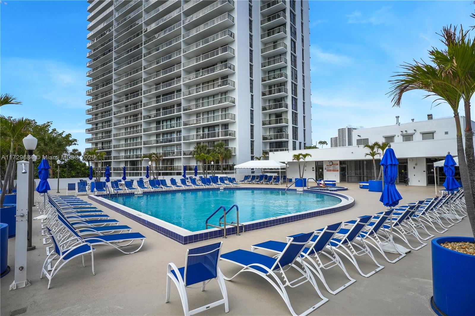 FLAMENCO CONDO TOWER I - Residential