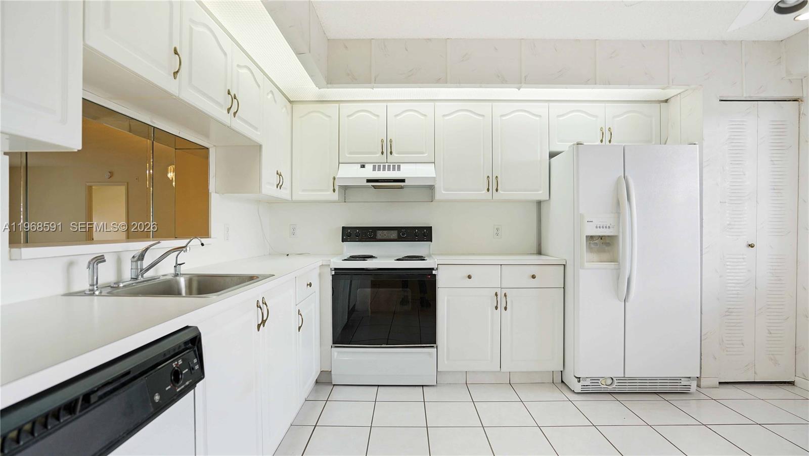 IVANHOE EAST AT CENTURY V - Residential