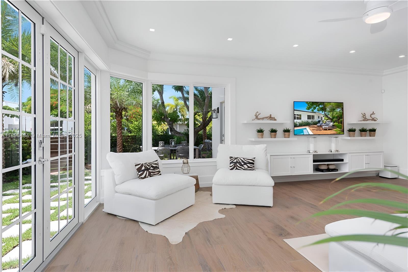 FLAMINGO TERRACE EXTENSIO - Residential Lease