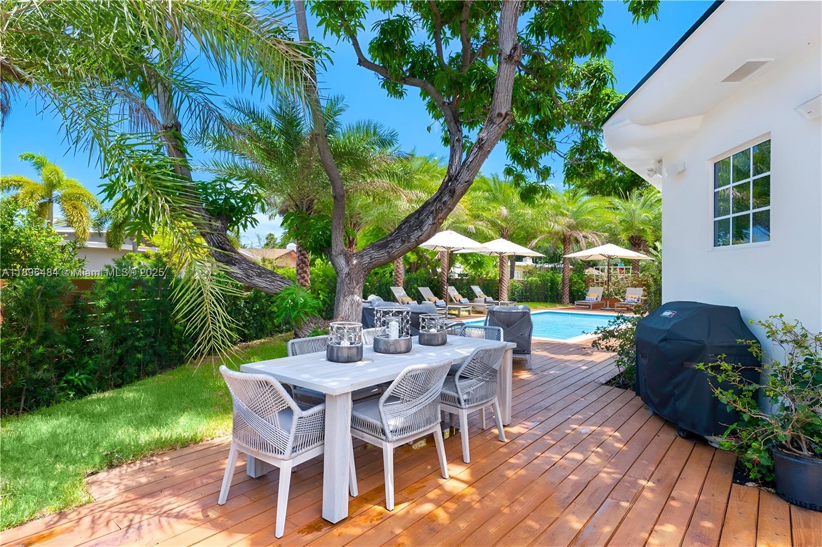 FLAMINGO TERRACE EXTENSIO - Residential Lease