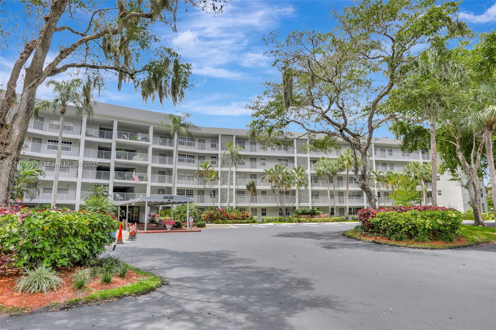 NO 103 PALM-AIRE COUNTRY - Residential