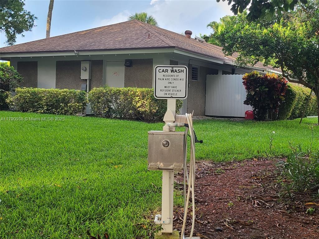 NO 103 PALM-AIRE COUNTRY - Residential