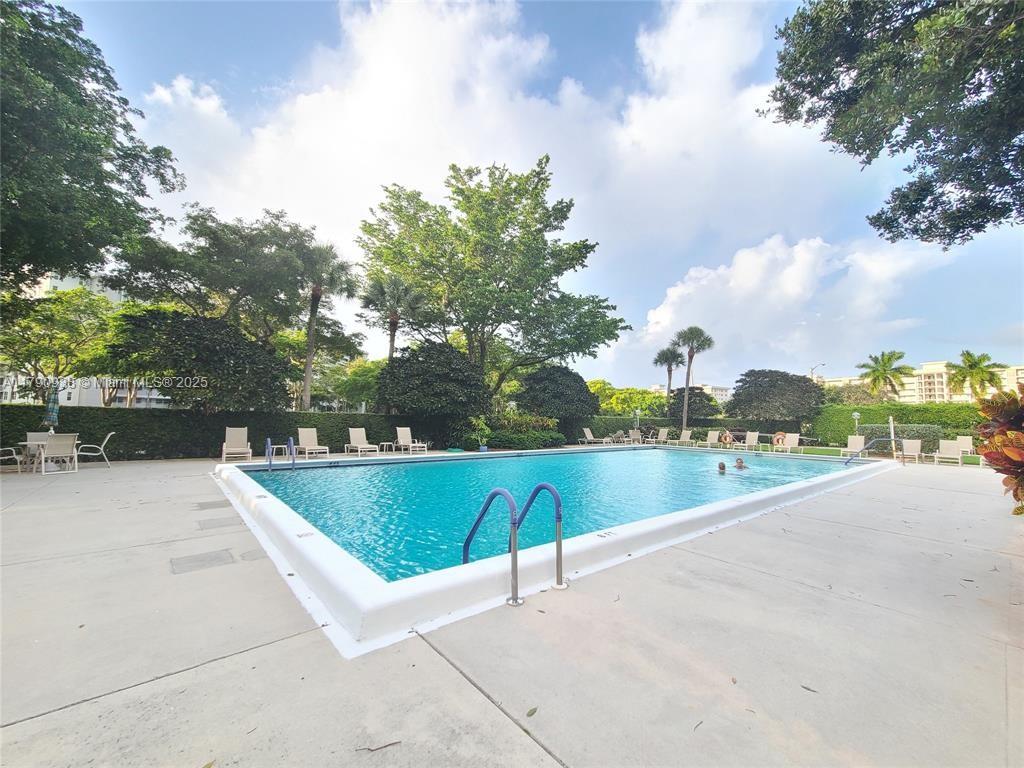 NO 103 PALM-AIRE COUNTRY - Residential