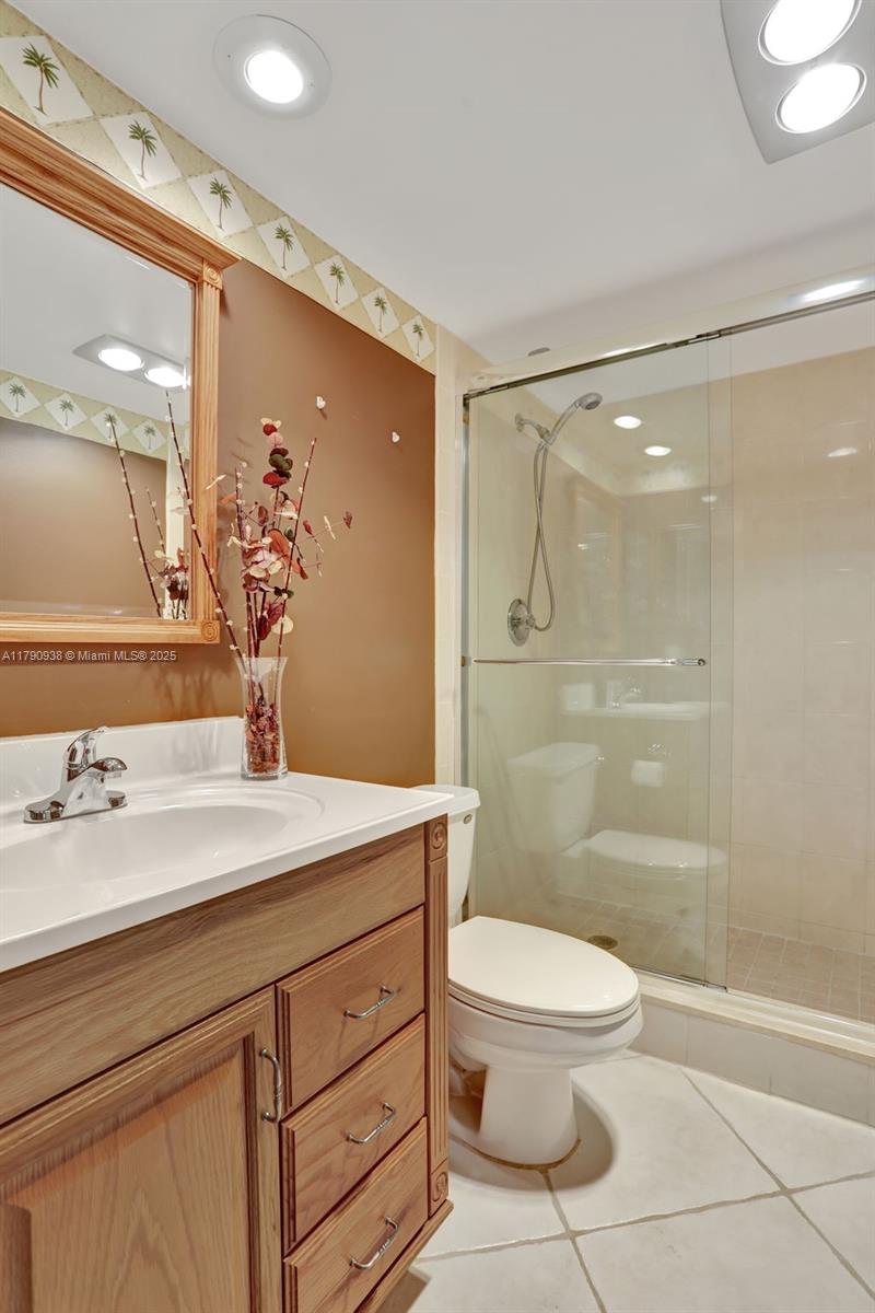 NO 103 PALM-AIRE COUNTRY - Residential