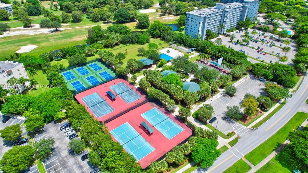 NO 103 PALM-AIRE COUNTRY - Residential