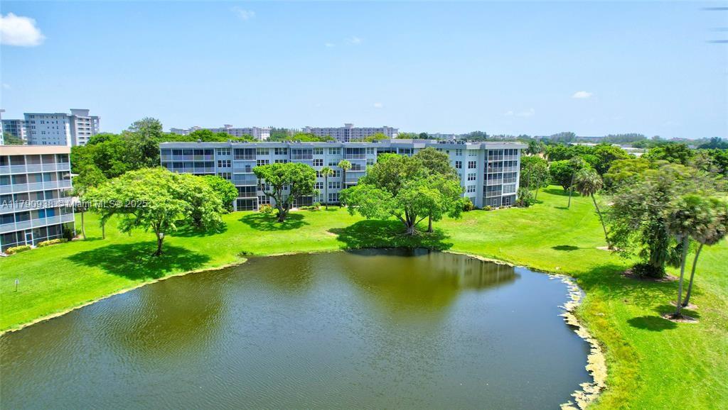 NO 103 PALM-AIRE COUNTRY - Residential