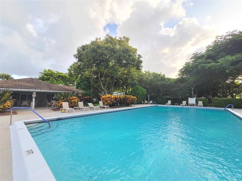 NO 103 PALM-AIRE COUNTRY - Residential