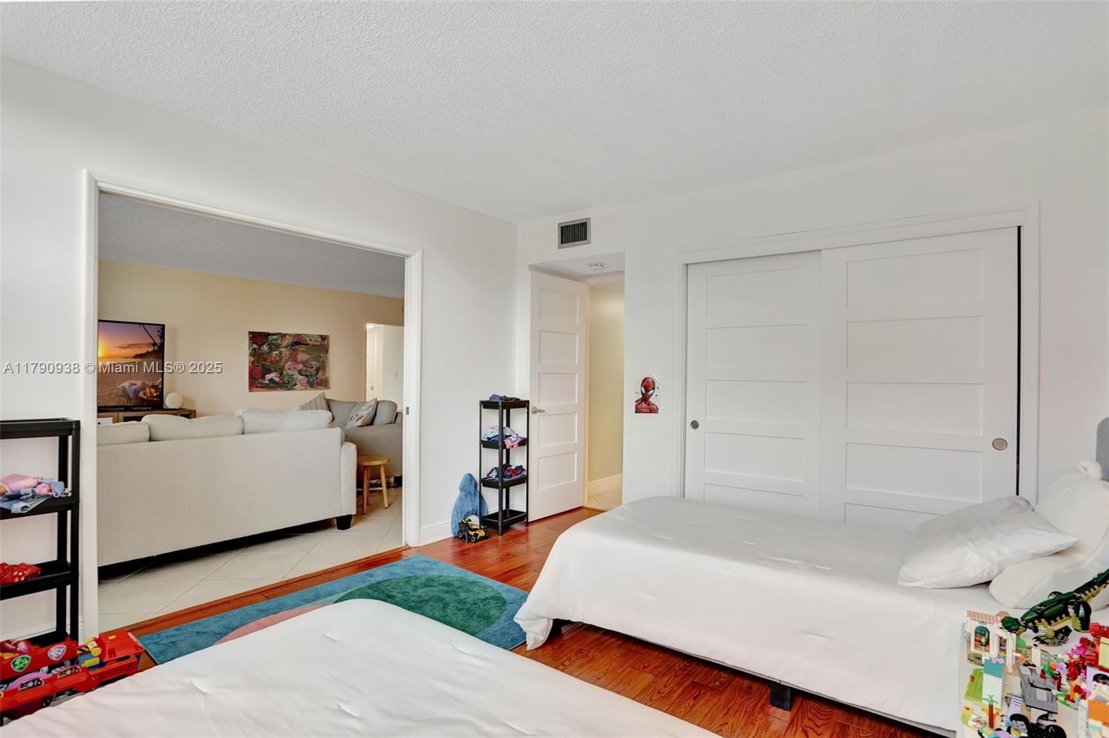 NO 103 PALM-AIRE COUNTRY - Residential