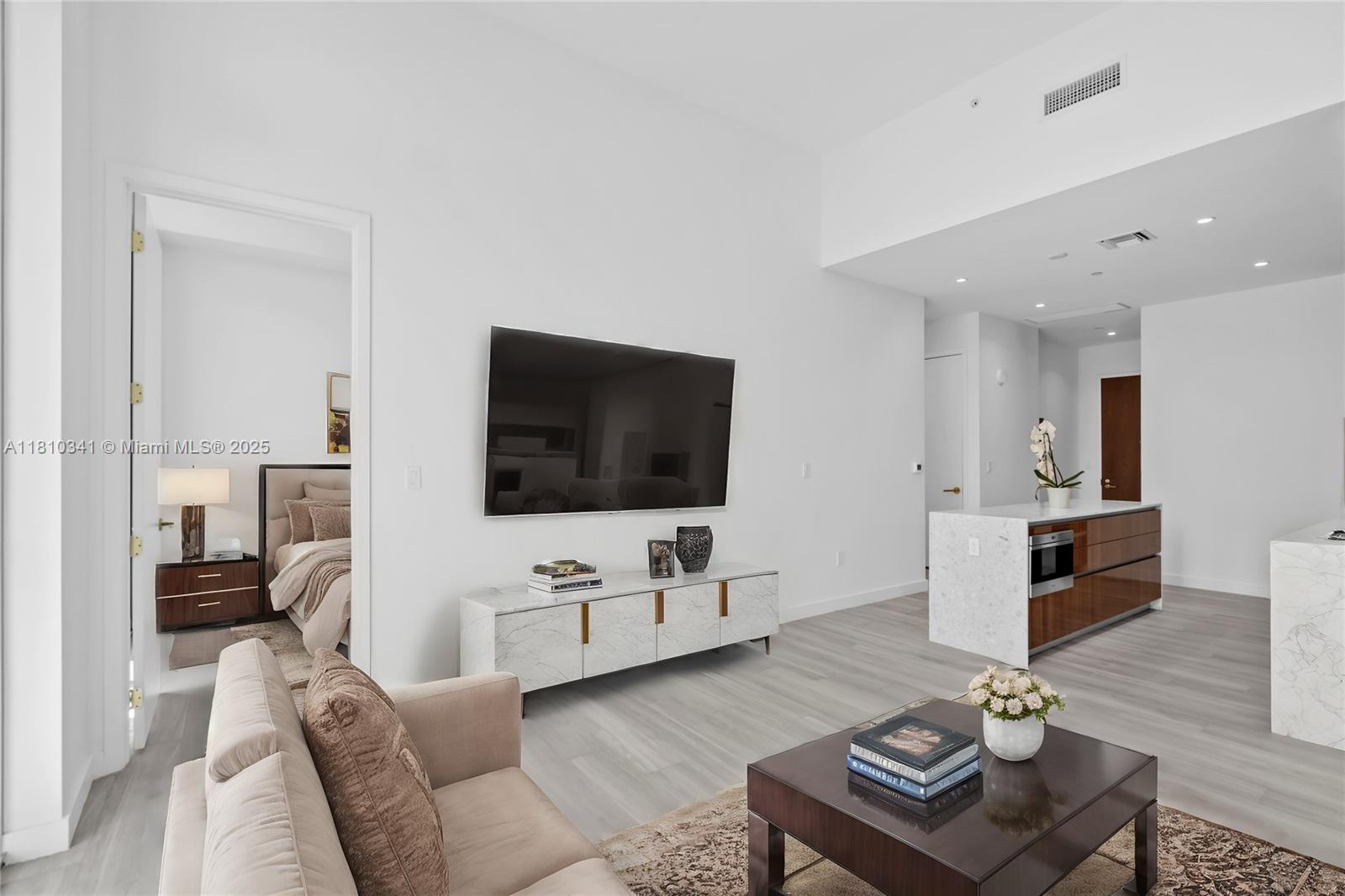 2655 S Bayshore Dr 705, Miami, Broward County, Florida - 2 Bedrooms  
2 Bathrooms - 