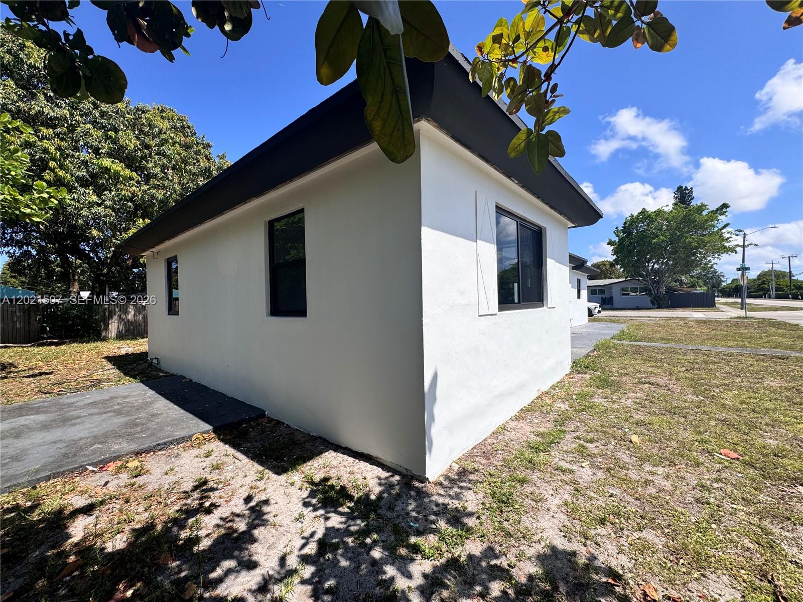 PINE TREE PARK - Residential