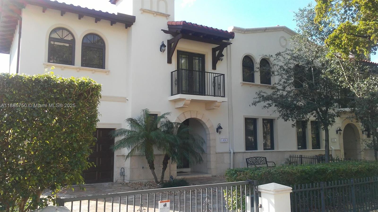 CASA ZAMORA CONDO - Residential Lease