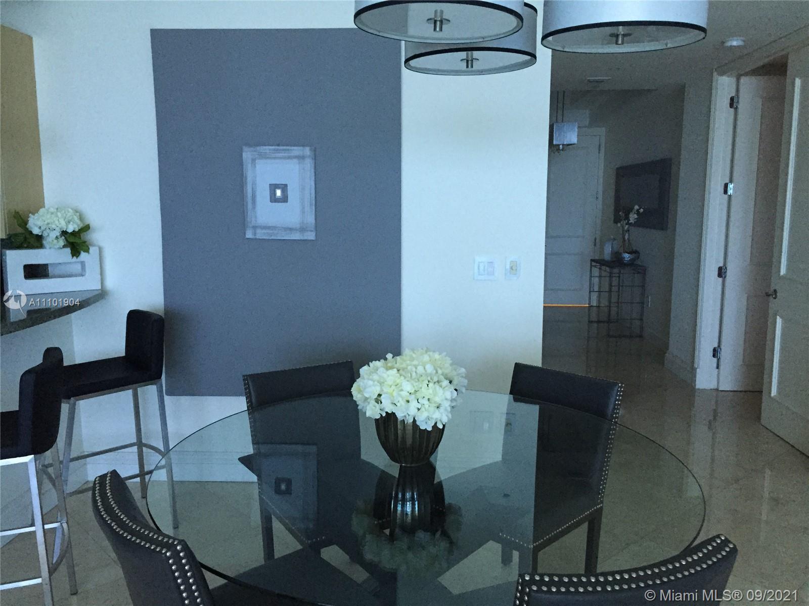 CONTINUUM ON SOUTH BEACH - Residential