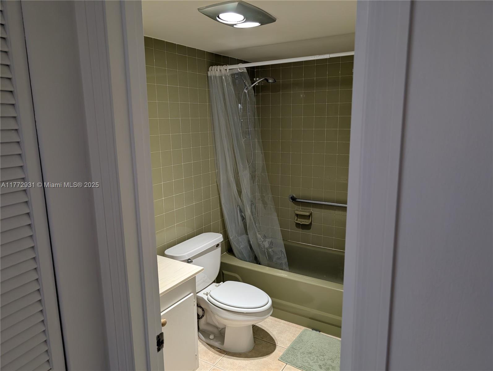 BOCA PALMS CONDO TR B - Residential