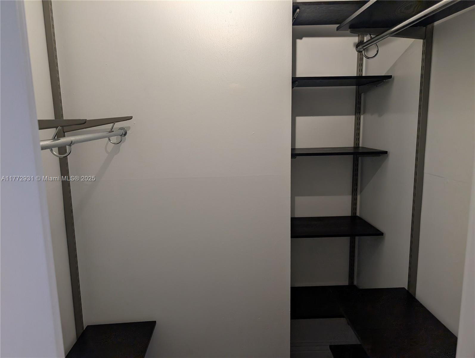 BOCA PALMS CONDO TR B - Residential