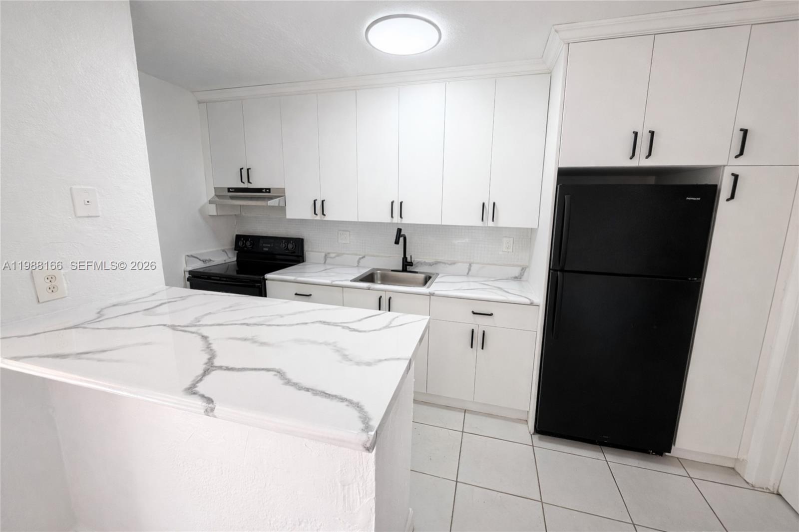 EL SOL AT MAIN STREET CON - Residential Lease