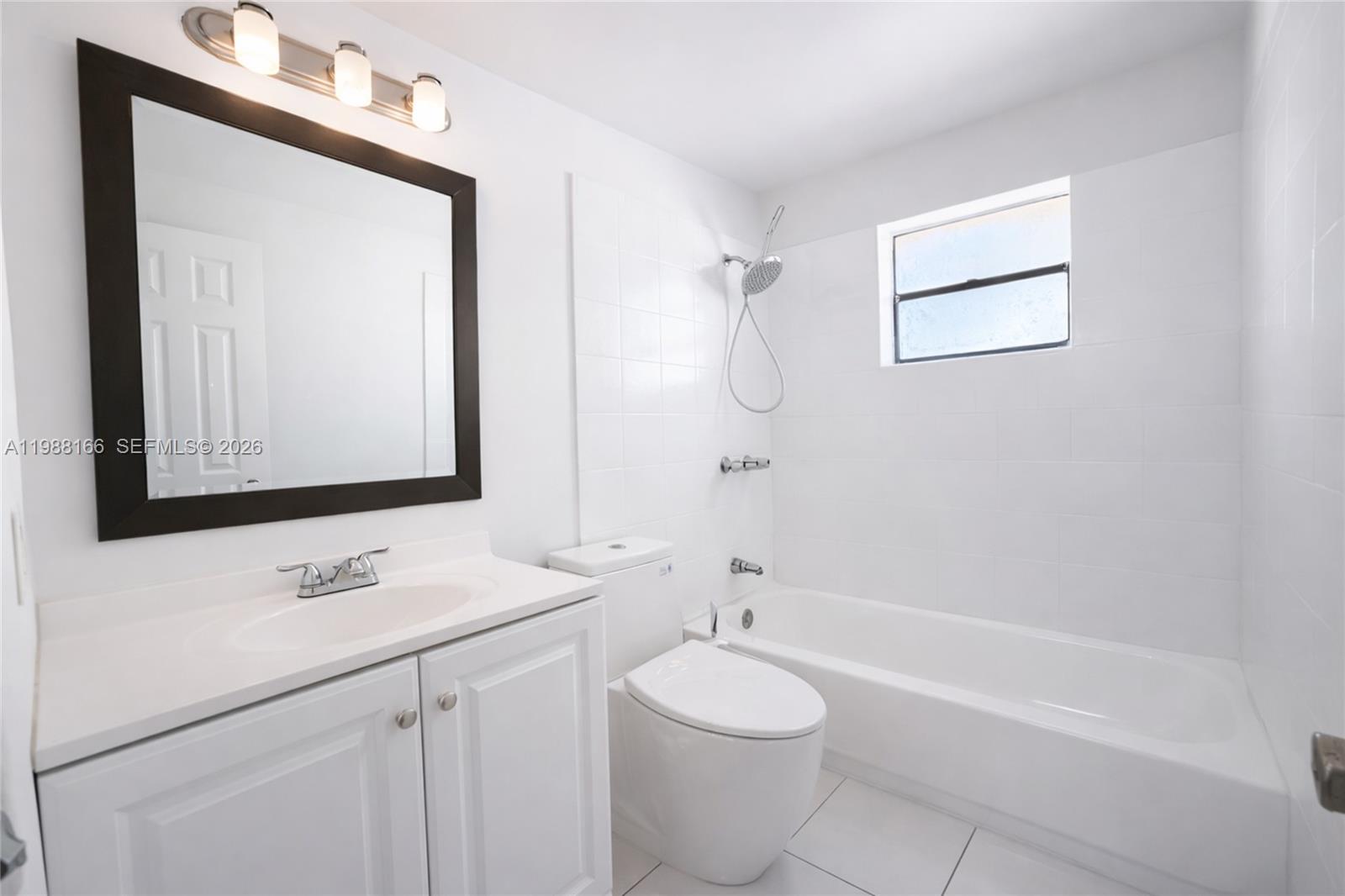 EL SOL AT MAIN STREET CON - Residential Lease