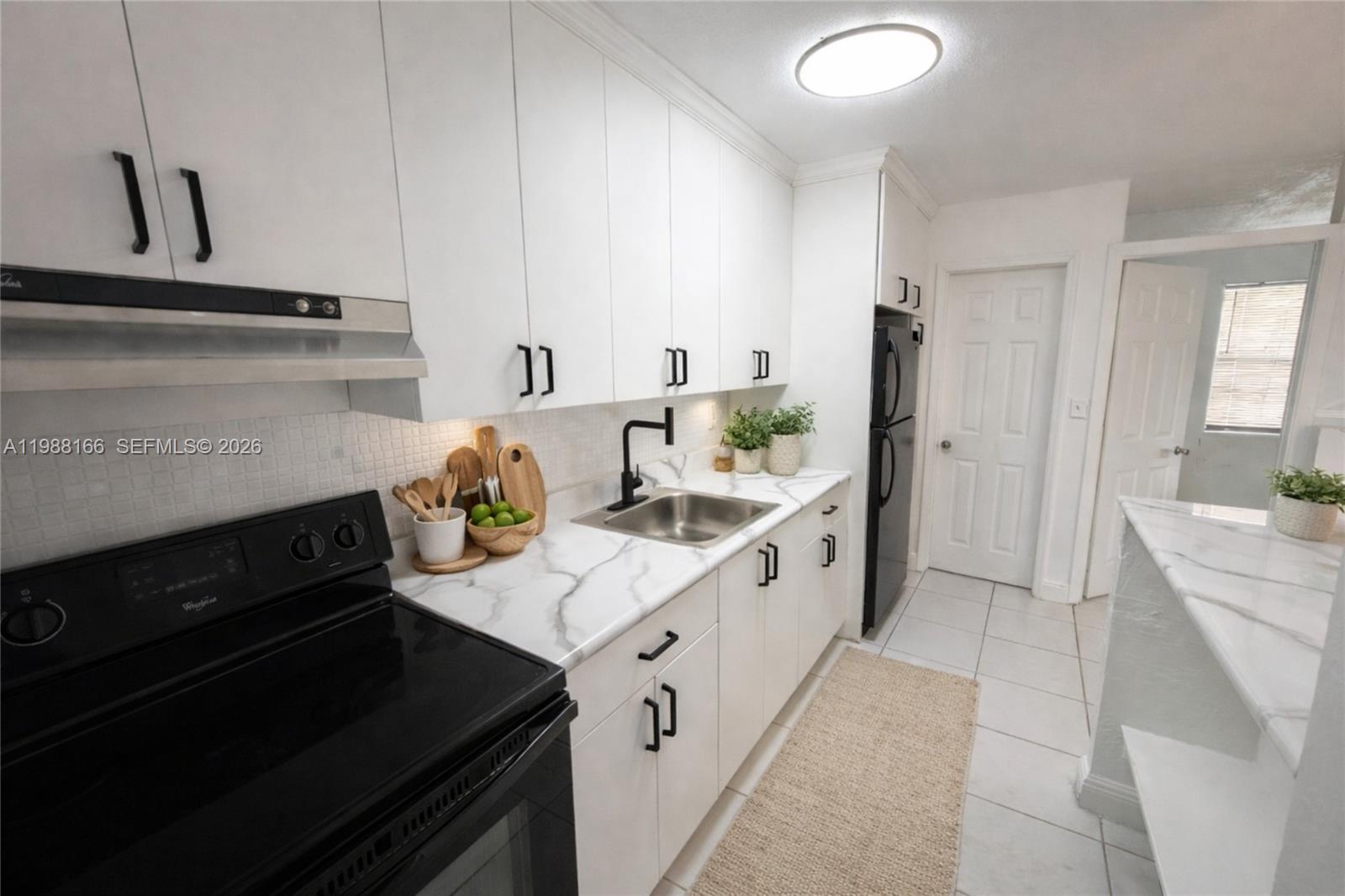 EL SOL AT MAIN STREET CON - Residential Lease