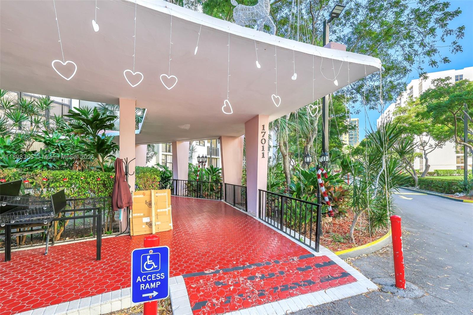 Plaza Americas Pt 03 - Residential