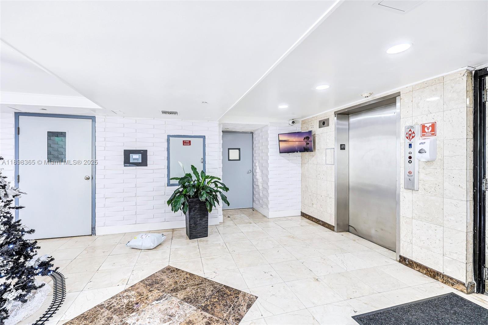 Plaza Americas Pt 03 - Residential