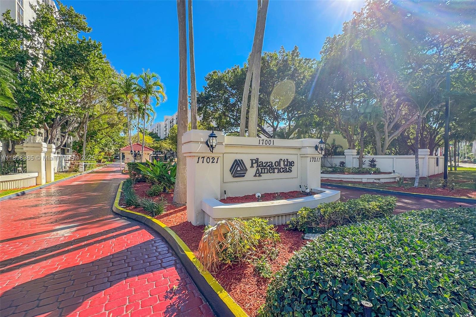 Plaza Americas Pt 03 - Residential