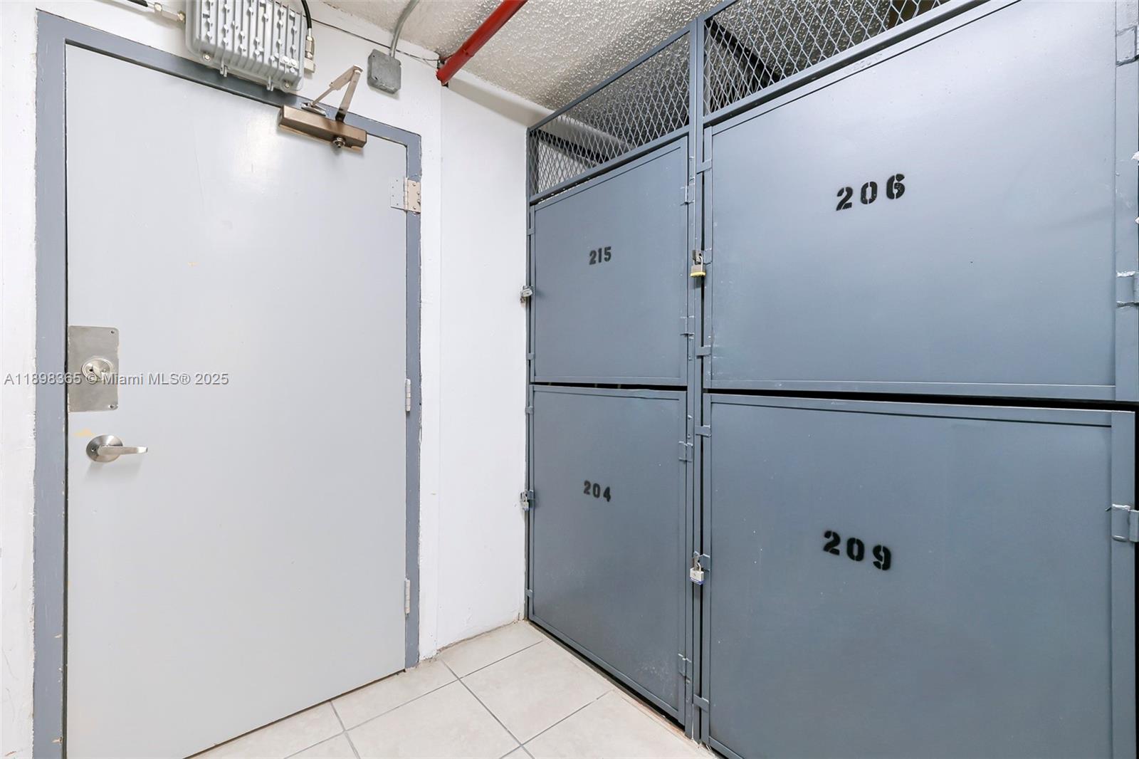 Plaza Americas Pt 03 - Residential