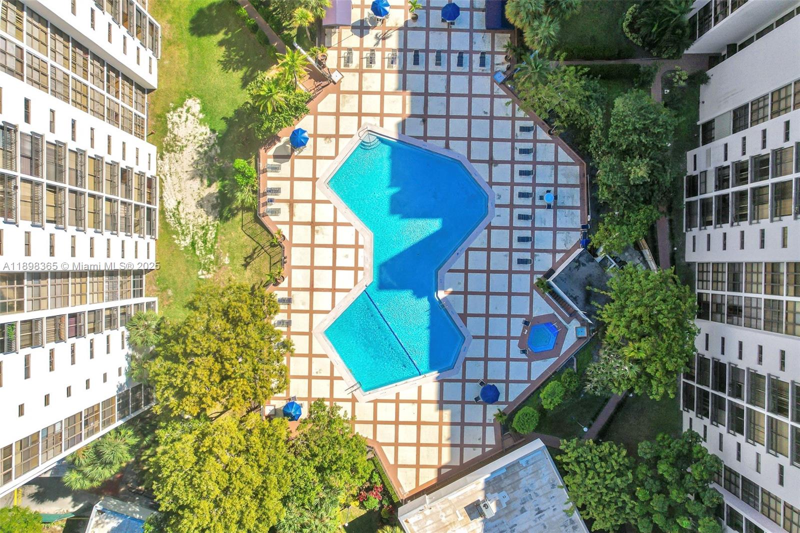 Plaza Americas Pt 03 - Residential