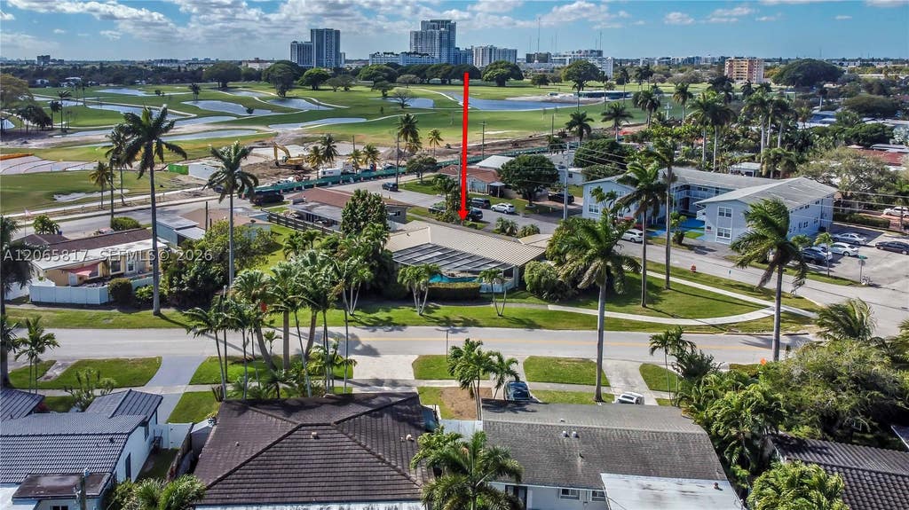 Photo of 910 N 14th Ct, Hollywood, FL 33020 (MLS # A12065817)
