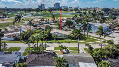 Photo of 910 N 14th Ct, Hollywood, FL 33020 (MLS # A12065817)