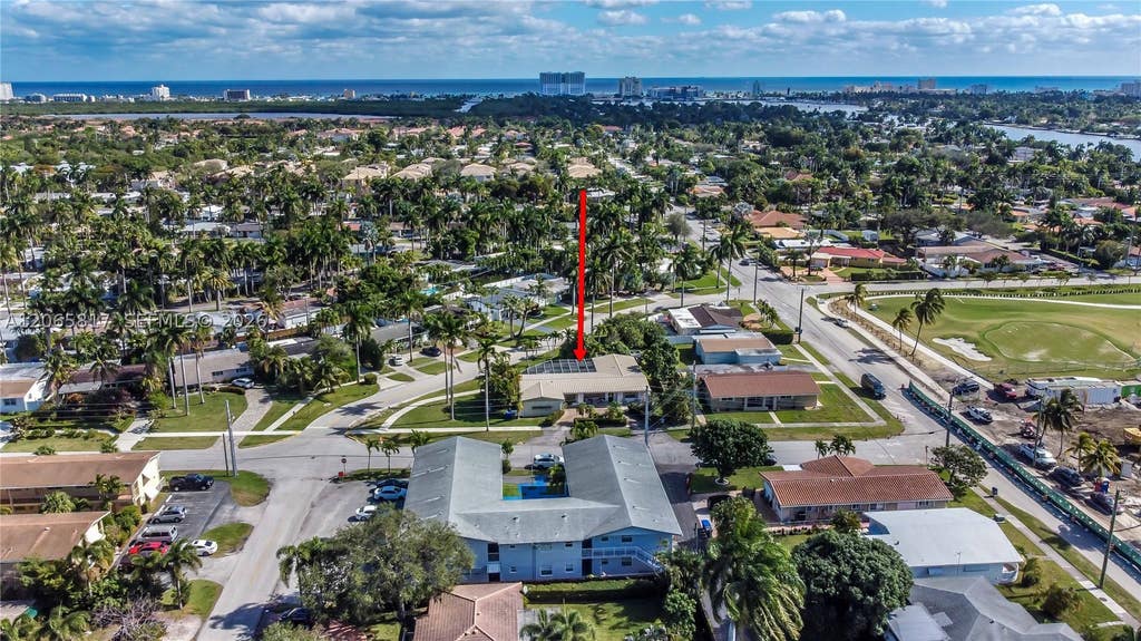 Photo of 910 N 14th Ct, Hollywood, FL 33020 (MLS # A12065817)