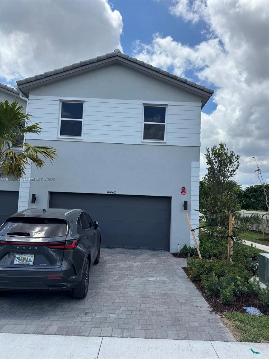 18442 Sw 2nd St, Pembroke Pines, Miami-Dade County, Florida - 4 Bedrooms  
3 Bathrooms - 