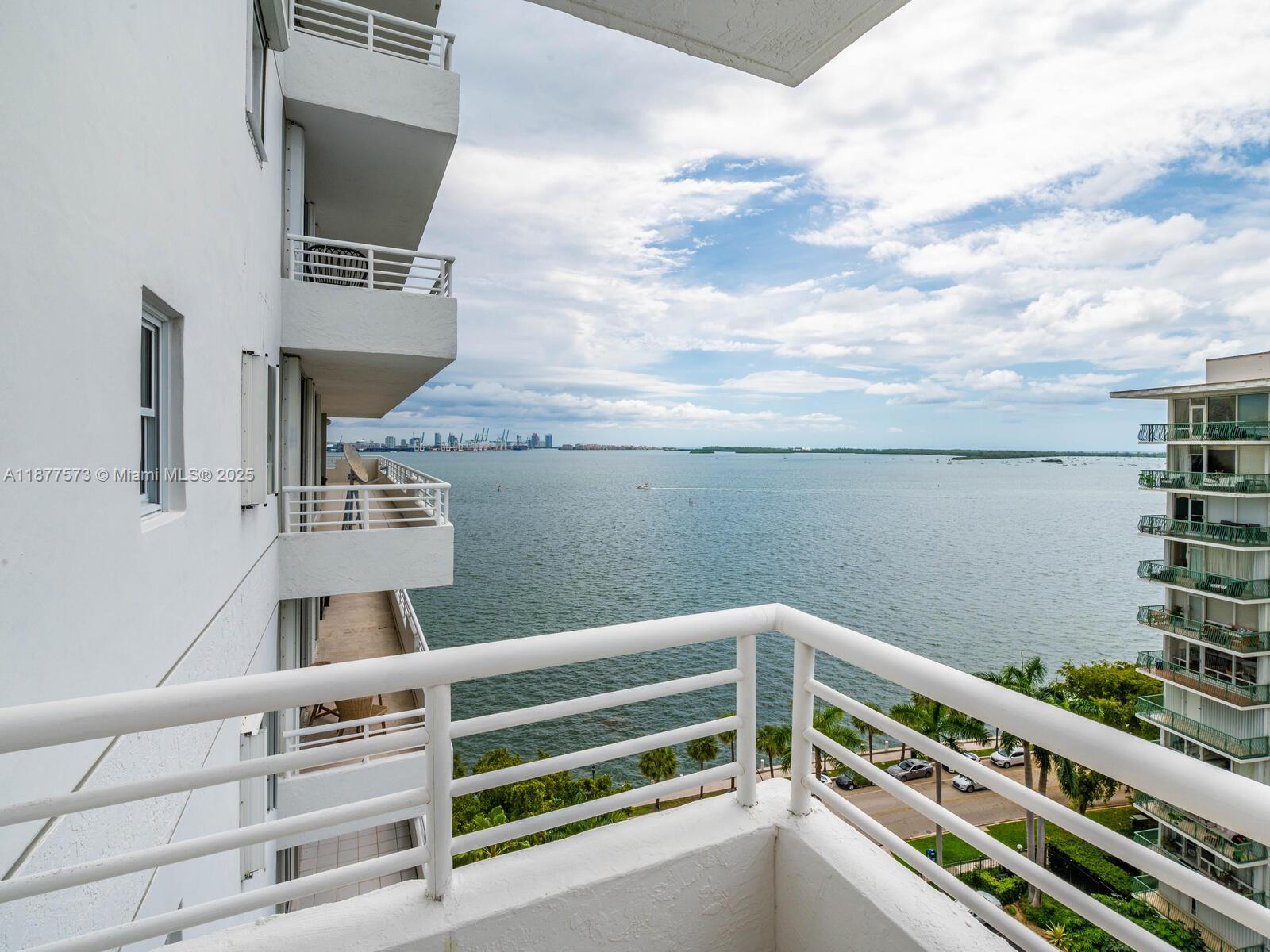 1402 Brickell Bay Dr 1203