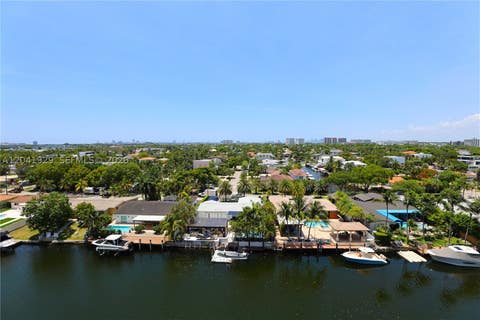 Tiny photo for 2000 NE 135th St #906, North Miami, FL 33181 (MLS # A12041929)