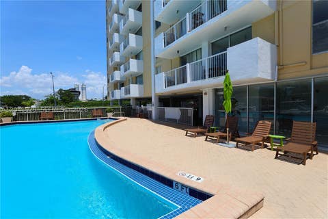 Tiny photo for 2000 NE 135th St #906, North Miami, FL 33181 (MLS # A12041929)