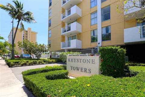 Tiny photo for 2000 NE 135th St #906, North Miami, FL 33181 (MLS # A12041929)