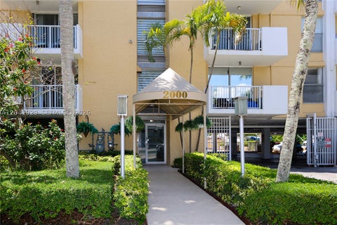 Tiny photo for 2000 NE 135th St #906, North Miami, FL 33181 (MLS # A12041929)