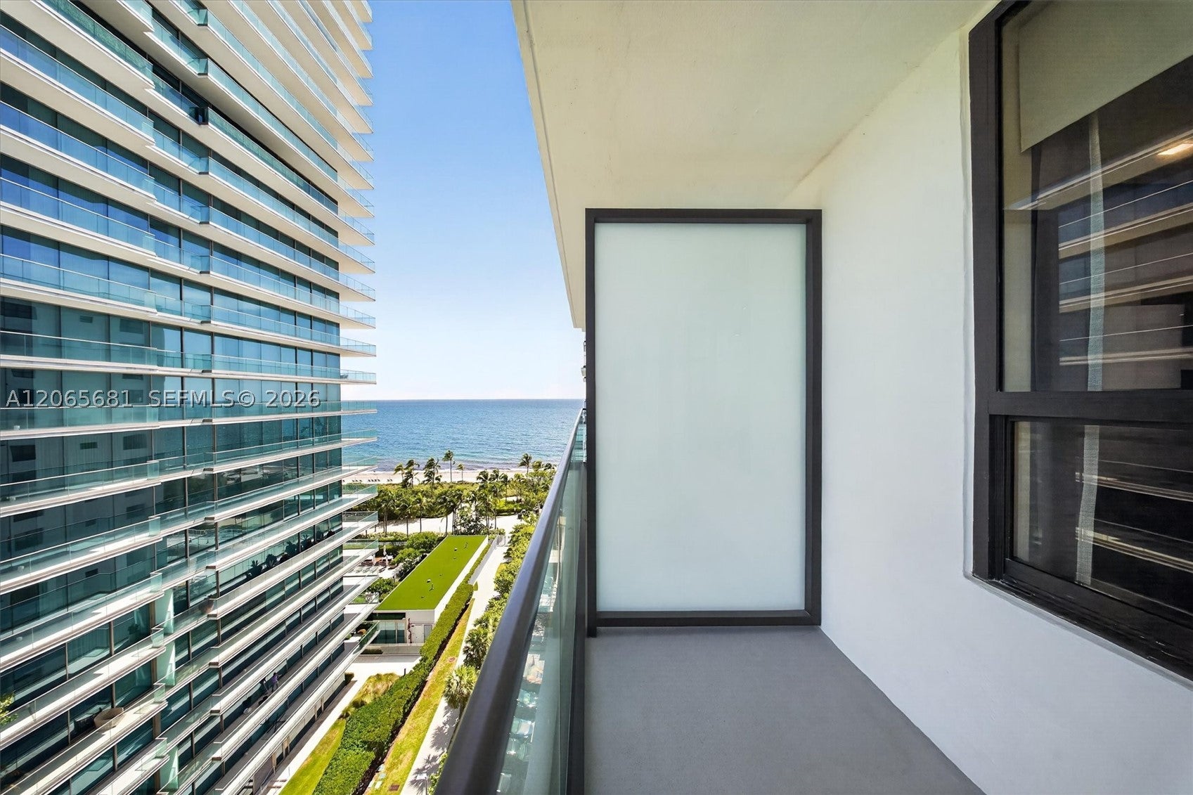 10185 Collins Ave 1223
