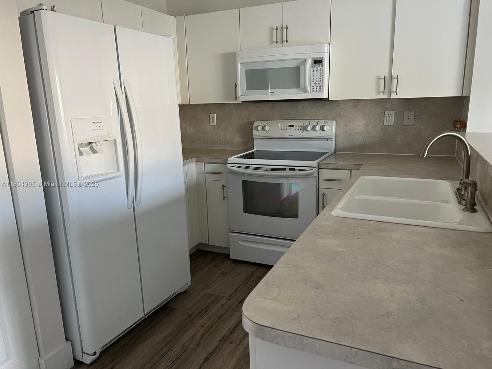 TOWNGATE CONDO TWELVE - Residential Lease