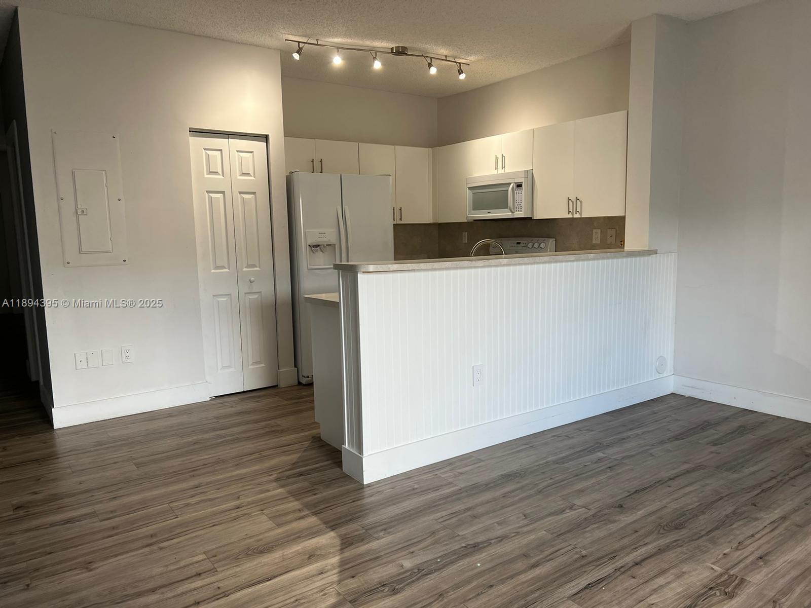 TOWNGATE CONDO TWELVE - Residential Lease
