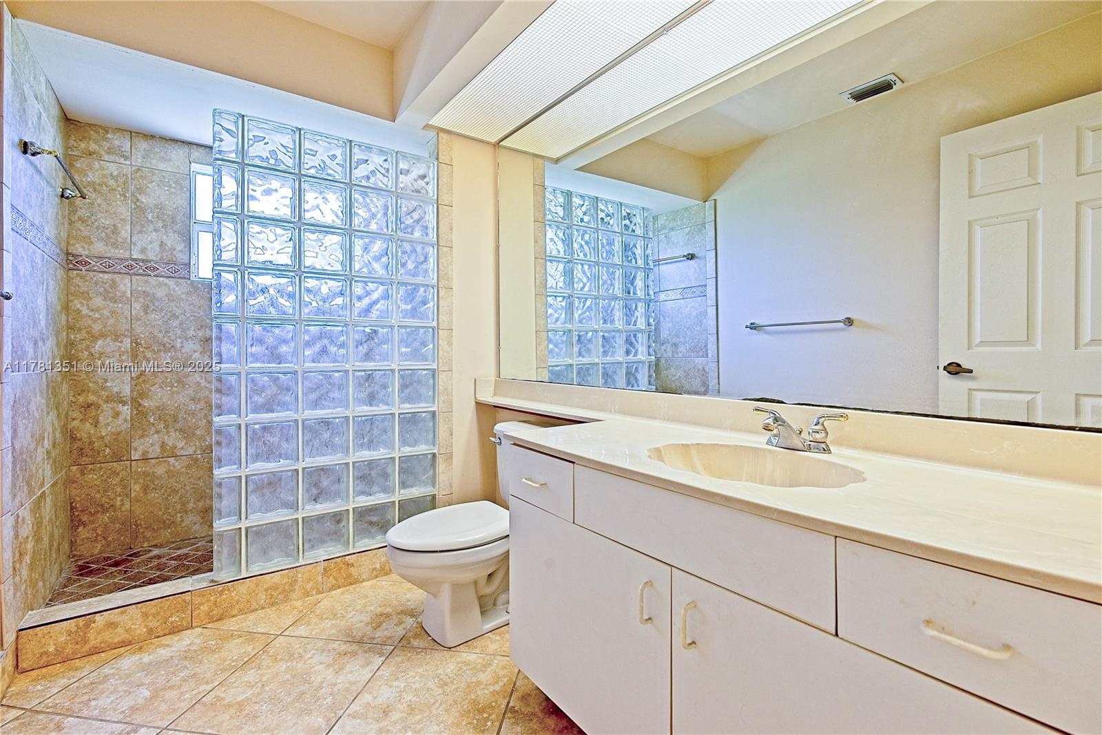 KEYS-GATE NO 1 - Residential