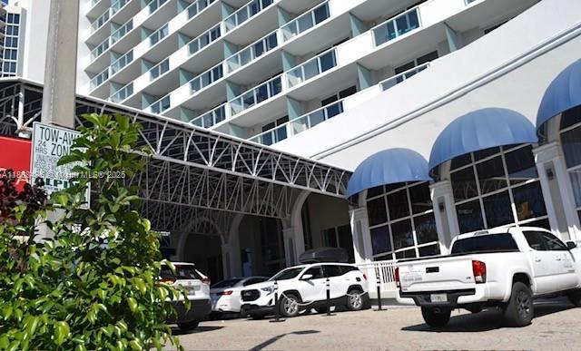 Daily rentals are allowed, perfect for a vacation home or for your investment. Located on the beach side with 24-hour security and valet parking. HOA and utilities fees are $1,273.28. + $163.03 of the mandatory reserves. There is a special assessment until 01/2035 for $362.20 that is transferable to the buyer. The property will be included in the next Auction. Buyers must sign up and place bids through Xome. All auction properties are subject to a 5% buyer s premium pursuant to the Event Agreement and Auction Terms & Conditions minimums will apply . Buyers and buyers' agents to verify any and all info. Occupants are not to be disturbed. This property is being sold occupied and could involve additional costs. Please refer to the purchase contract for fees/costs paid by the seller/buyer.