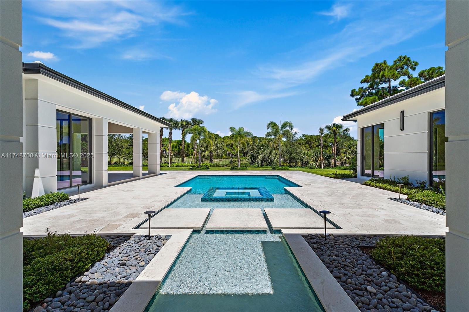 BEARS CLUB - Residential