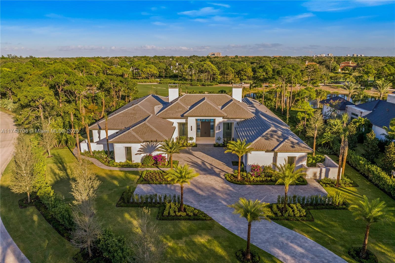 226 Bears Club Dr