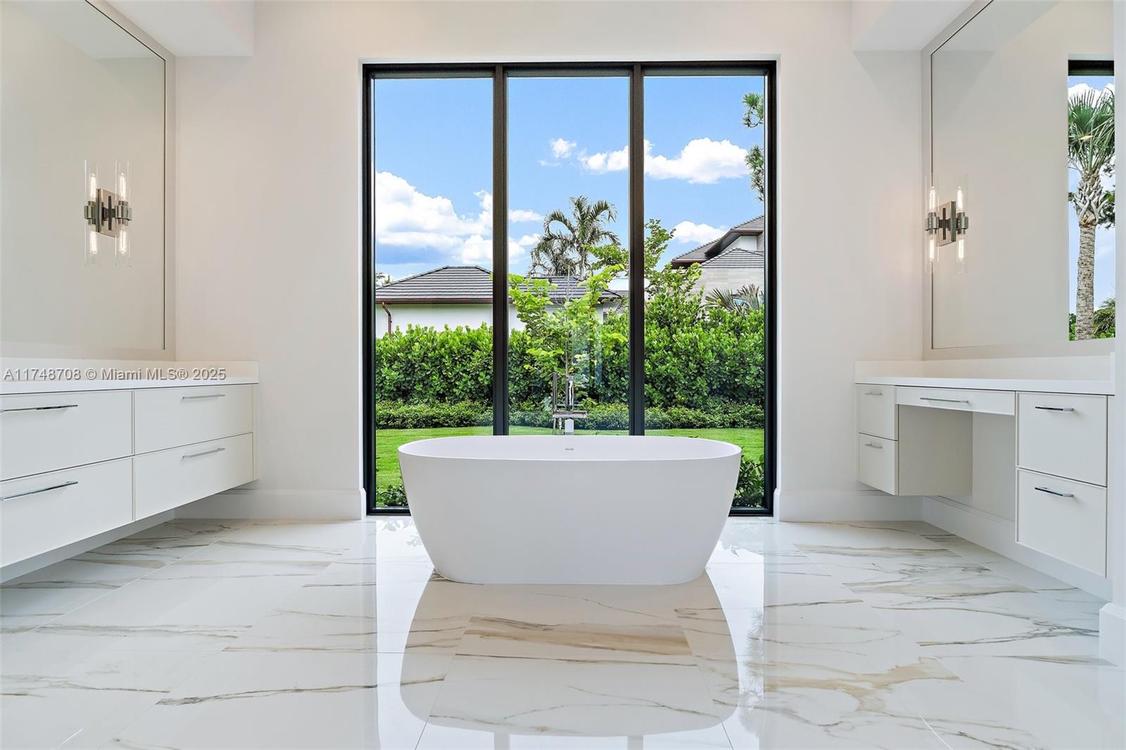 BEARS CLUB - Residential