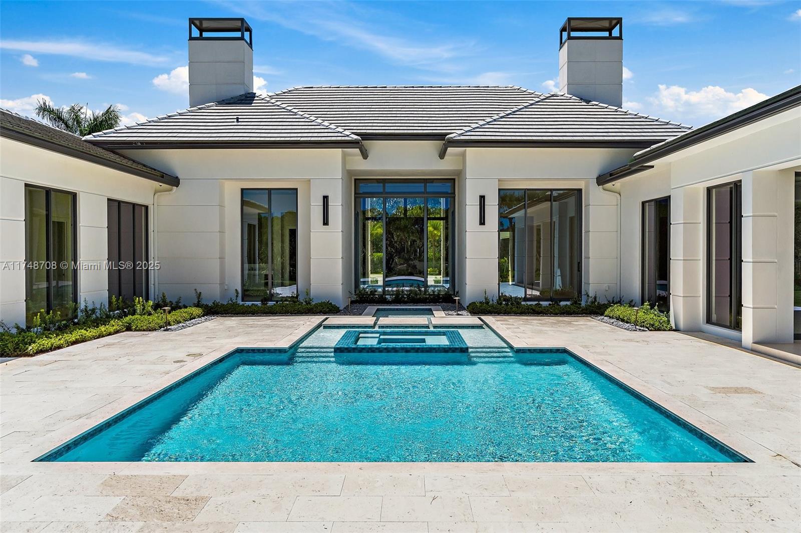 BEARS CLUB - Residential