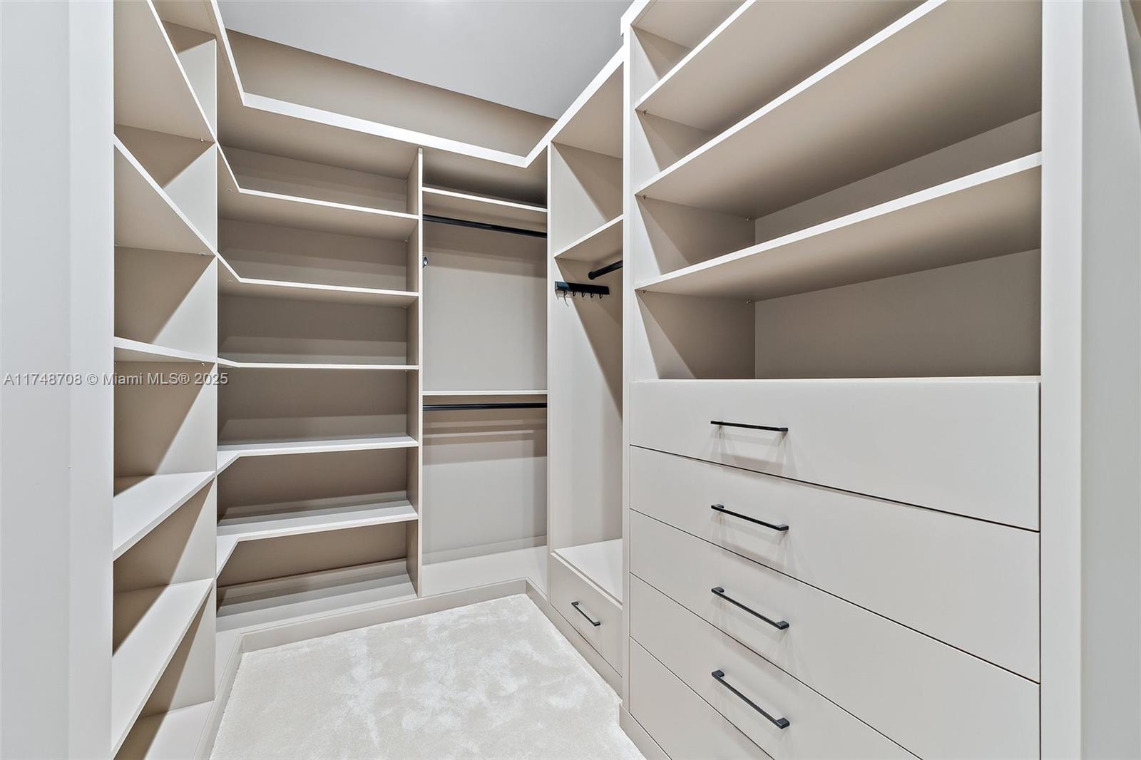 BEARS CLUB - Residential